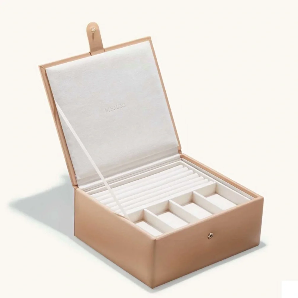 Mejuri Large Leather Jewelry Box EUC - Picture 2 of 13